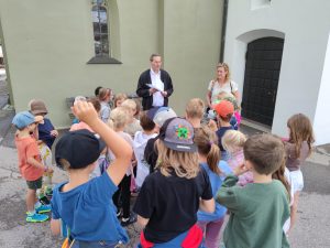 Mehr über den Artikel erfahren Wir erkunden die Hindelanger Kirche