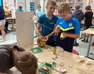 Mehr über den Artikel erfahren „Heute bist du Gondelbauer“ – Projektarbeit in Klasse 5