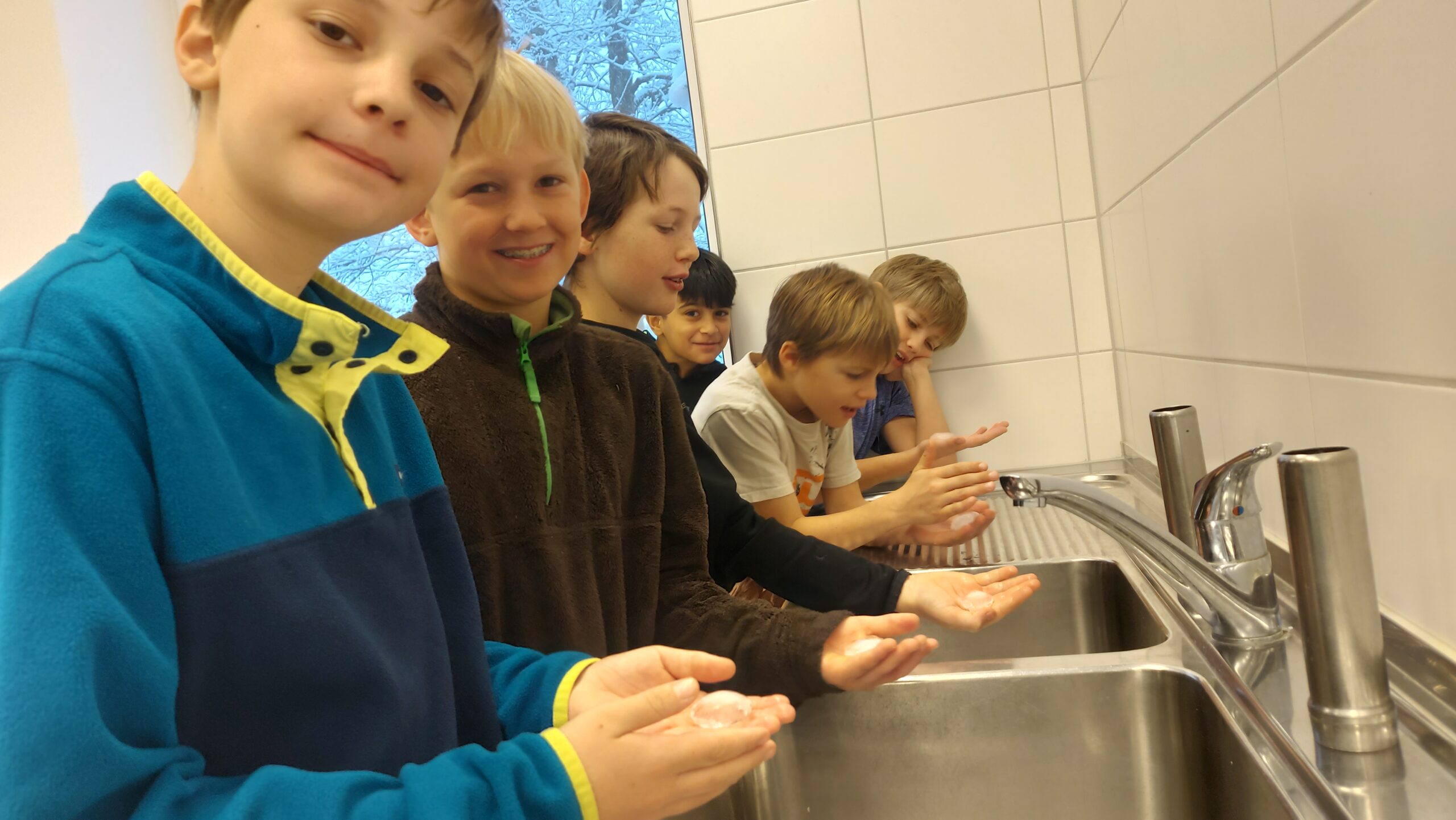 Mehr über den Artikel erfahren Wasserexperimente