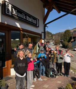 Mehr über den Artikel erfahren Besuch im Musikgeschäft Berktold