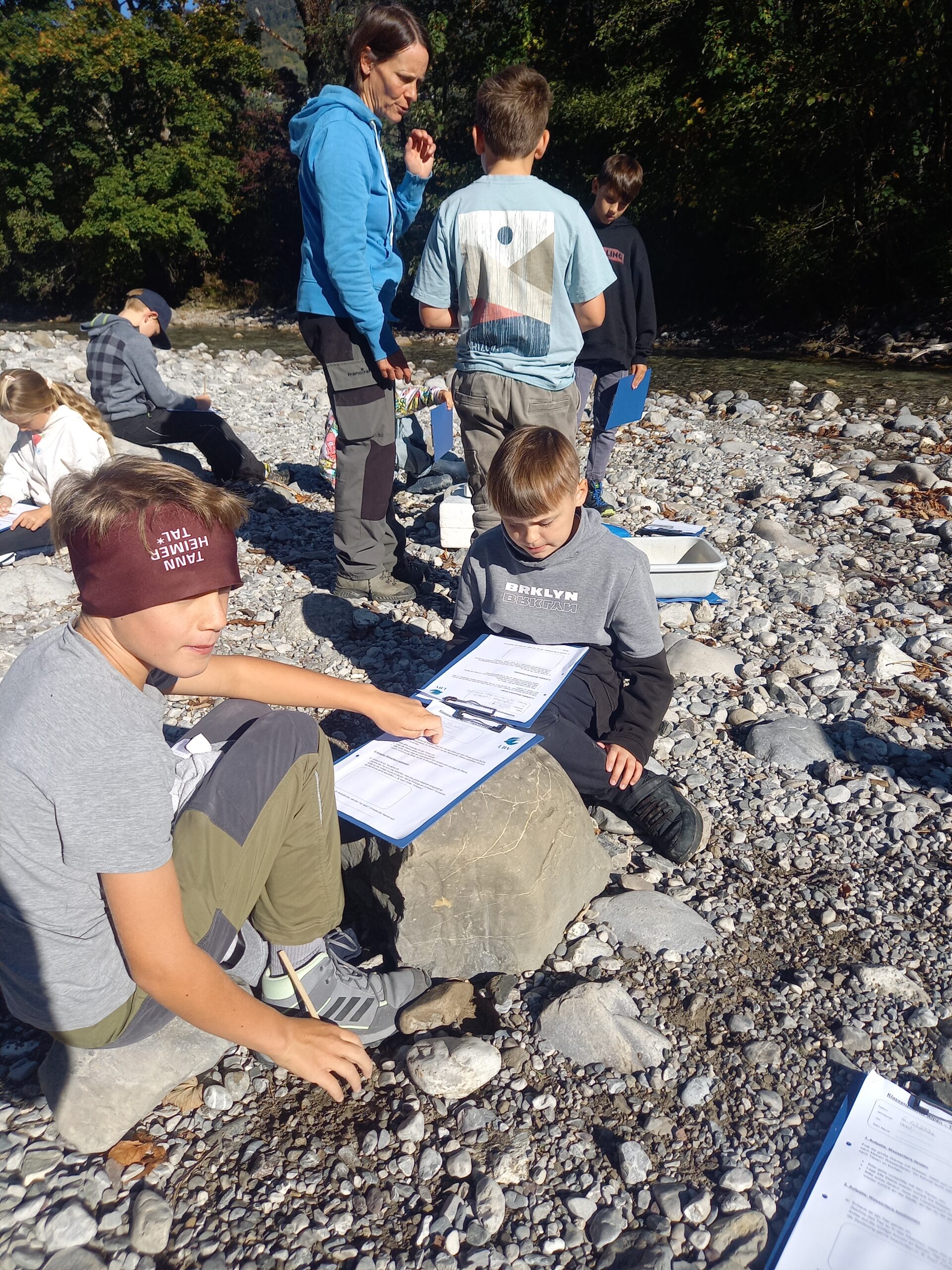 Mehr über den Artikel erfahren Forschergeist an der Ostrach mit dem „Klassenzimmer Alpen“